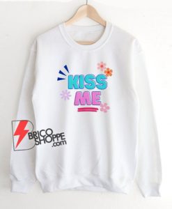 Kiss-me-Baby-One-Sie-Sweatshirt